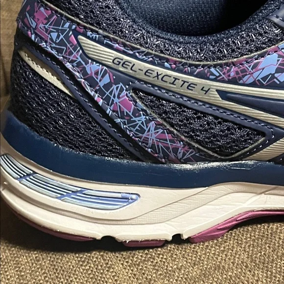 Asics Gel-Excite 4 Women's Running Shoes - size 10 - Picture 2 of 11